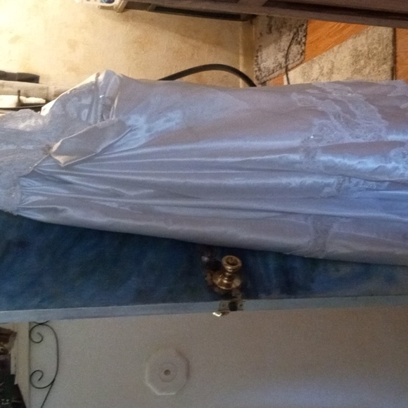 Vintage Ivory off shoulder beaded sequin bustled wedding gown - Picture 10 of 10